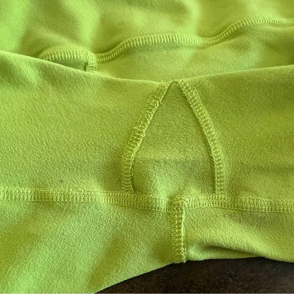 Alo neon‎ yellow-green crop leggings Size S